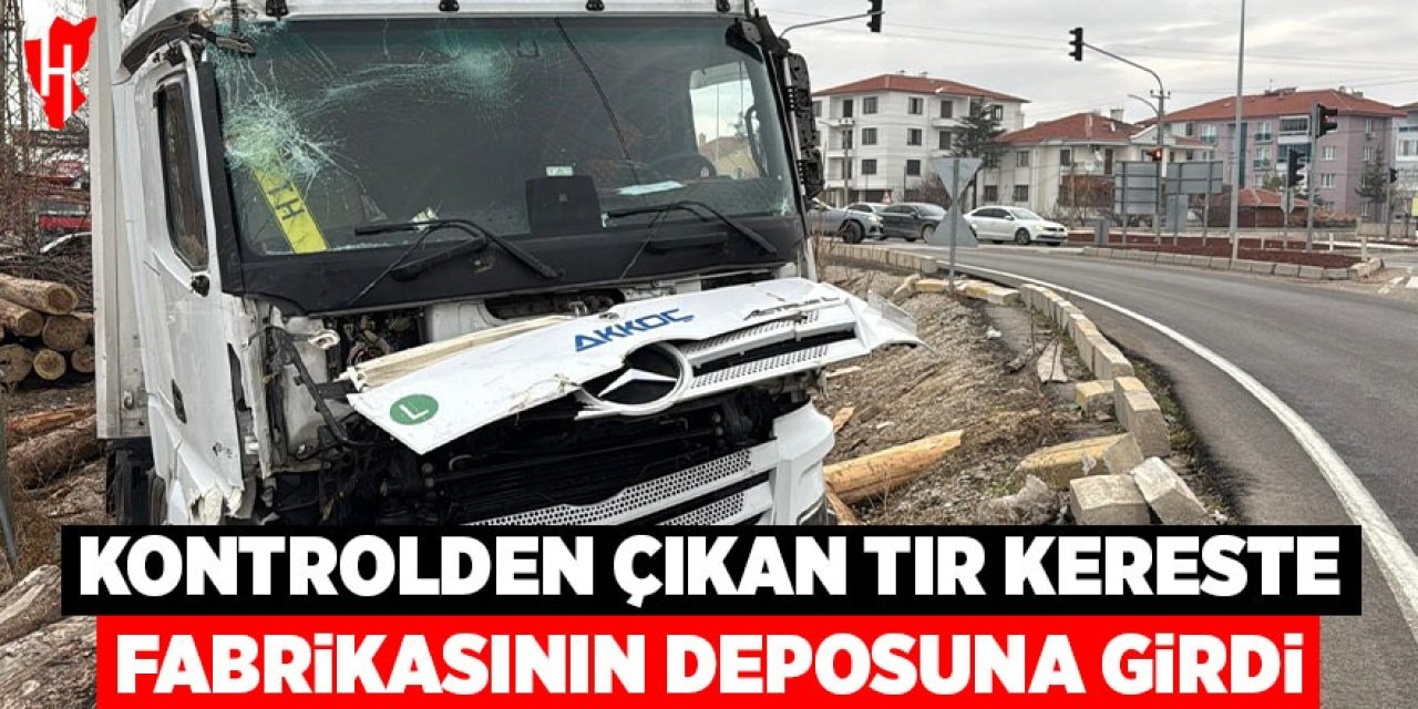Kontrolden çıkan tır, kereste fabrikasının deposuna girdi