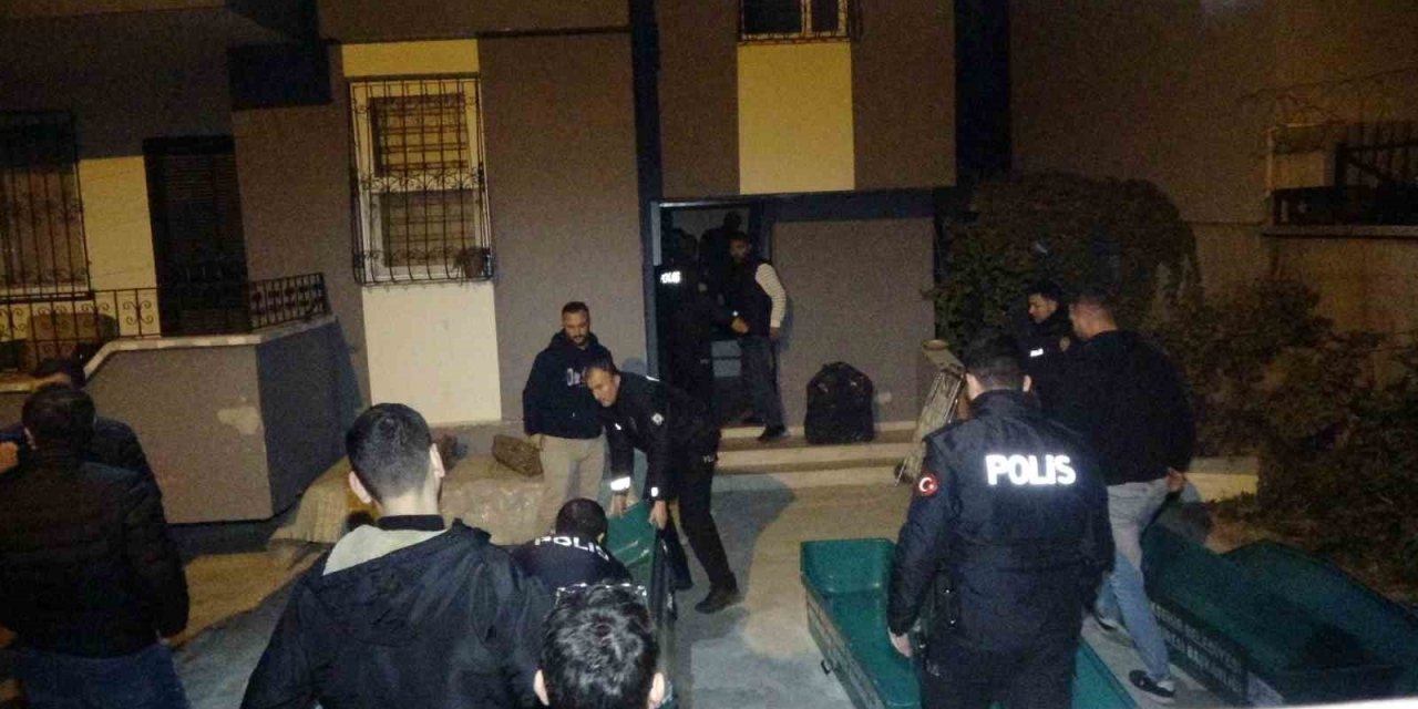 Kan donduran olay: İki çocuğunu öldürüp, kendi canına kıydı