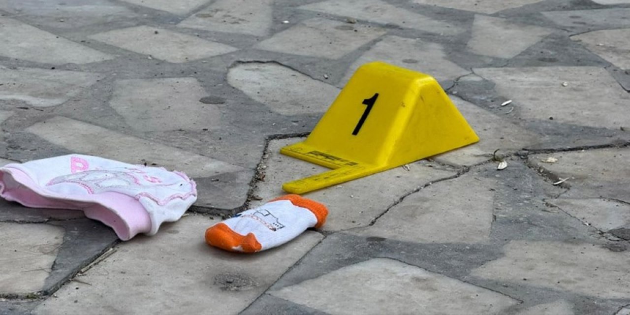 Annesinin pencereden attığı 2 aylık bebek hayatını kaybetti