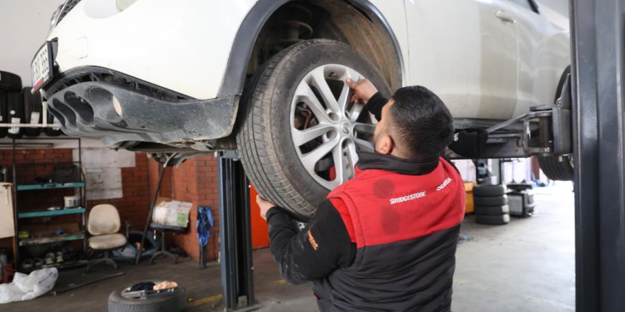 Aydın'da oto lastikçilerde yoğun kış mesaisi