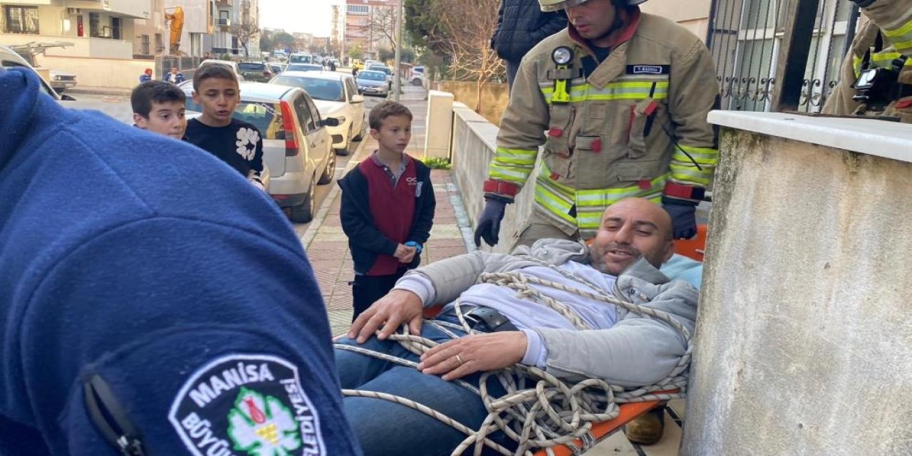 Güvercin merakı hayatına mal oluyordu: Ayağı kırıldı, çatıda mahsur kaldı