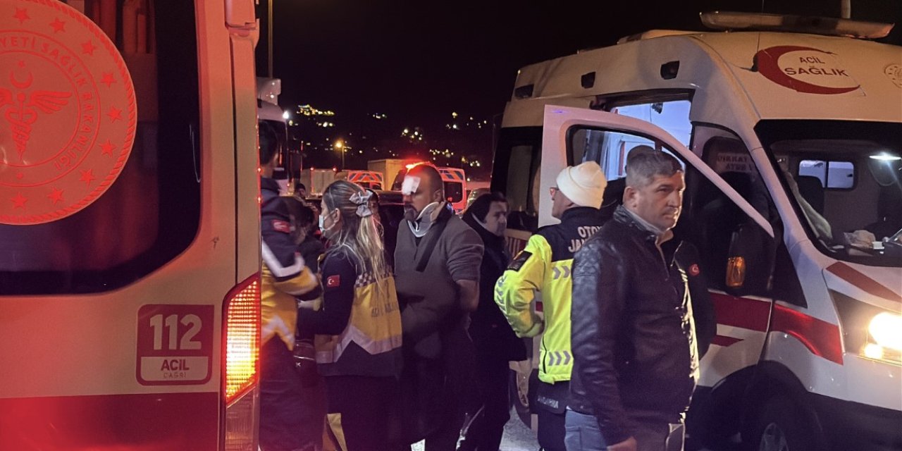 Otoyolda can pazarı: 1 ölü, 27 yaralı