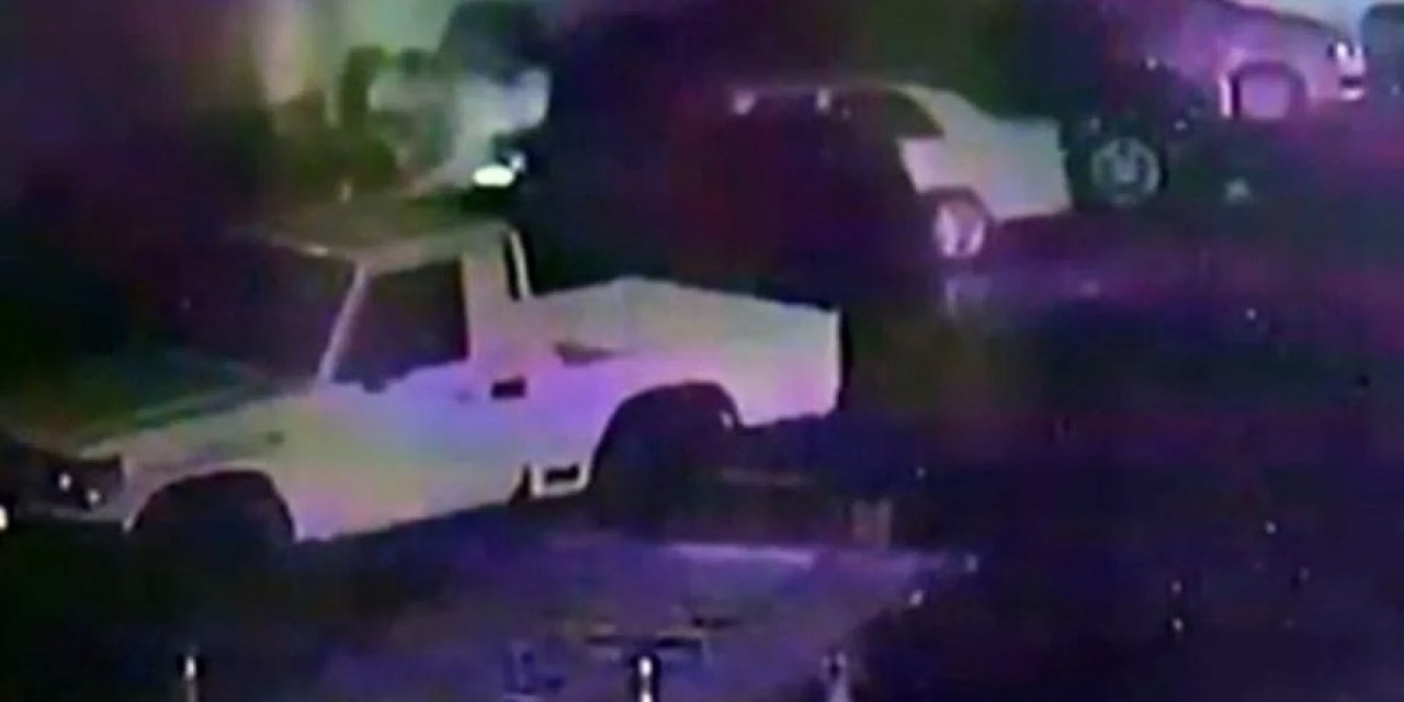 Isınmak için yaktığı ateşle 5 aracı küle çevirdi