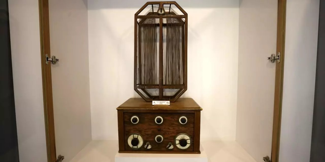 Telgraftan dönüştürülen 106 yıllık radyo günümüze ışık tutuyor