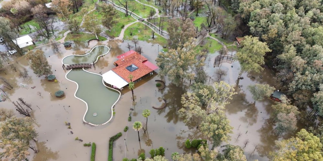 Köyceğiz Gölü taştı, ilçe Venedik’e döndü