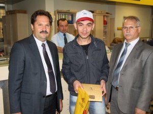 Nazilli PTT, 174. Müşterisine Hediye Verdi
