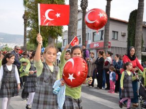Kuşadası’nda Cumhuriyet Bayramı Kutlandı