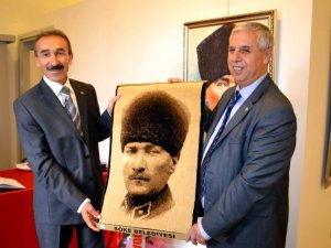 Söke’de Yağlı Boya Atatürk Resimleri Sergisi Açıldı