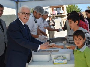 Efeler Belediyesi 'Aşure Hayrı' Düzenledi