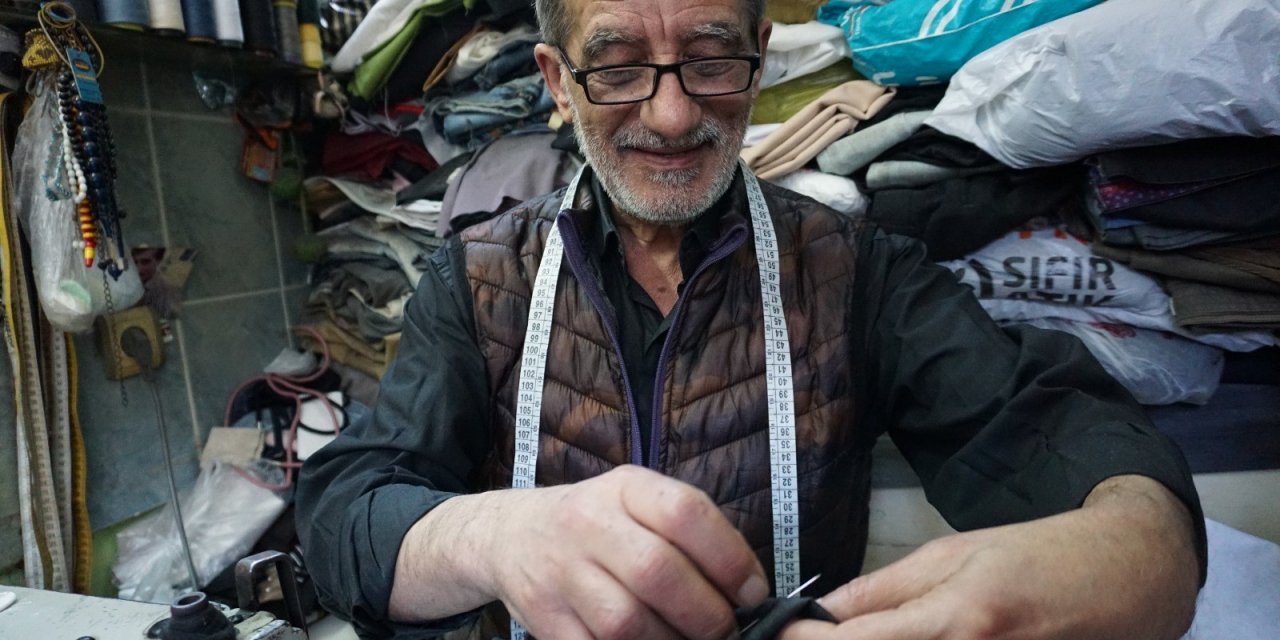 Yarım asırlık emektar terzi hazır giyime karşı zanaatını yaşatıyor