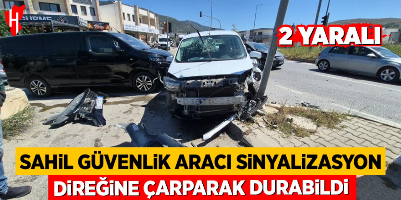 Sahil güvenlik aracı sinyalizasyon direğine çarparak durabildi: 2 yaralı