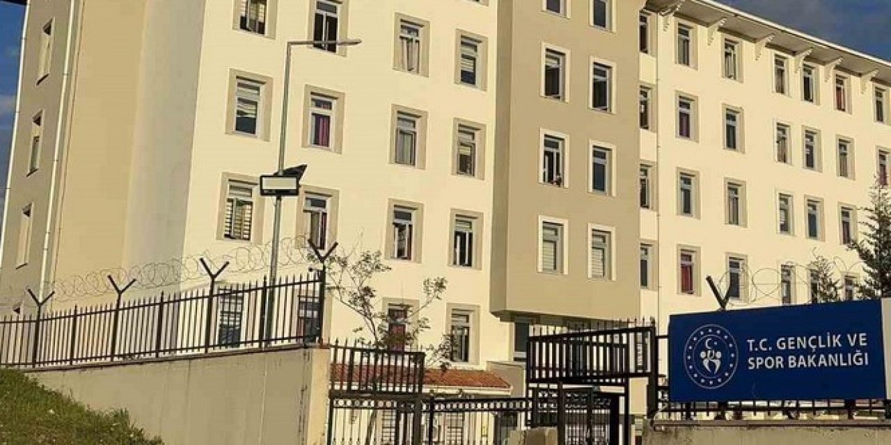 Yurttaki akşam yemeği sonrası 77 öğrenci hastaneye kaldırıldı