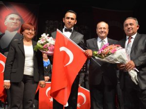 Ata’ya Saygı Konserinde Duygusal Anlar Yaşandı