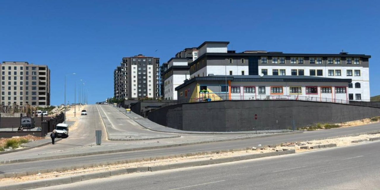 CHP’li Belediye Başkanının dualarla açtığı genelevin yerine okul açıldı
