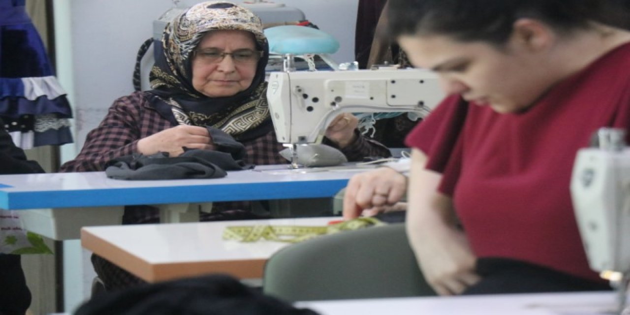 65 yaşındaki Remziye teyzenin "sınıfta kalma" azmi