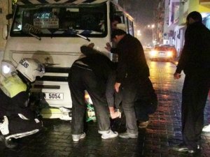 Efeler'de Trafik Kazası: 2 Yaralı