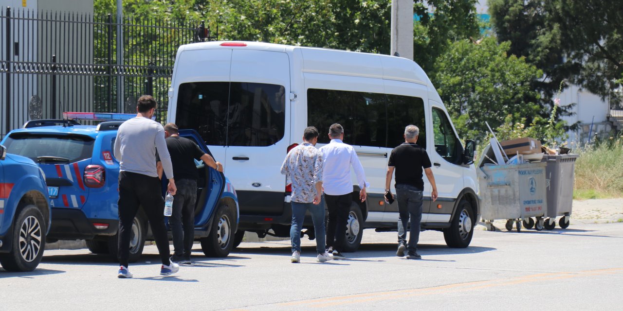 Avukatlar cüppeyi çıkartıp, yerine uyuşturucu asmış