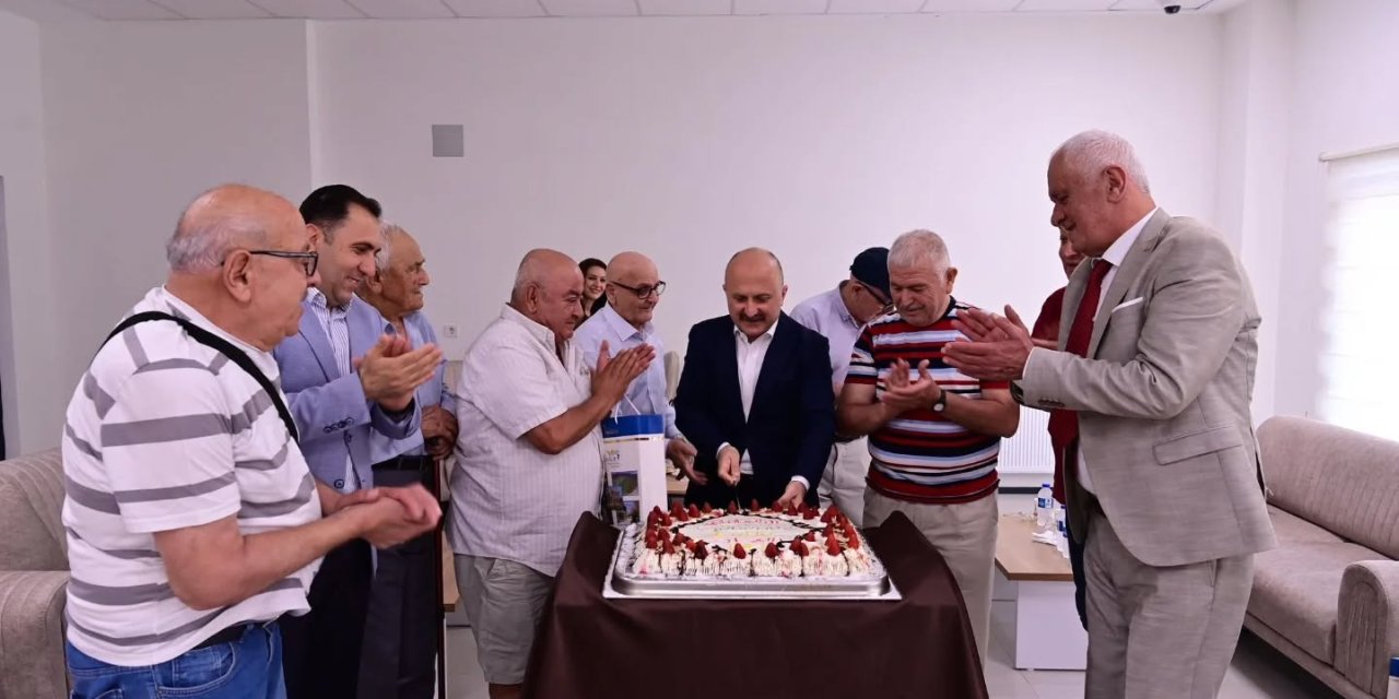 Vali Varol Babalar Günü'nde şehit ailelerini ve huzurevini ziyaret etti