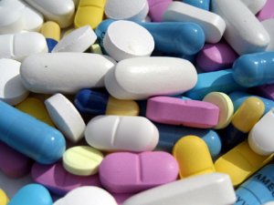 Hapı Yuttuk! Kişi başına 25 kutu ilaç düşüyor!