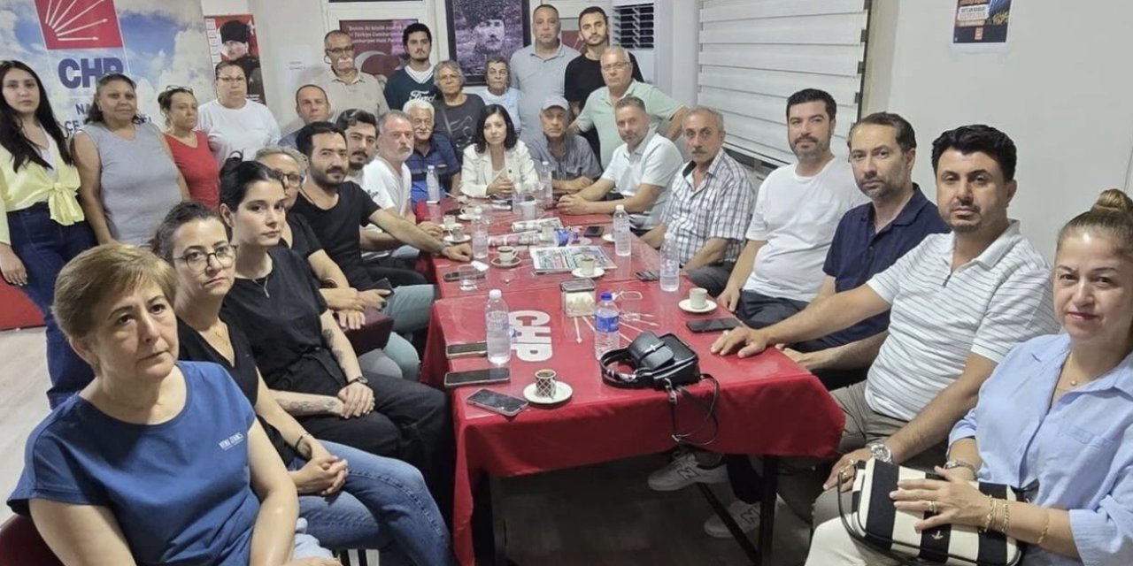 CHP Nazilli’de resmi yazı bilmecesi! Ökmen ve partililer ilçe binasında toplandı