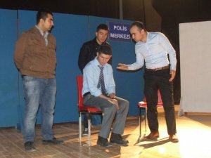 Uyuşturucuya Karşı Tiyatroyla Uyarılacaklar