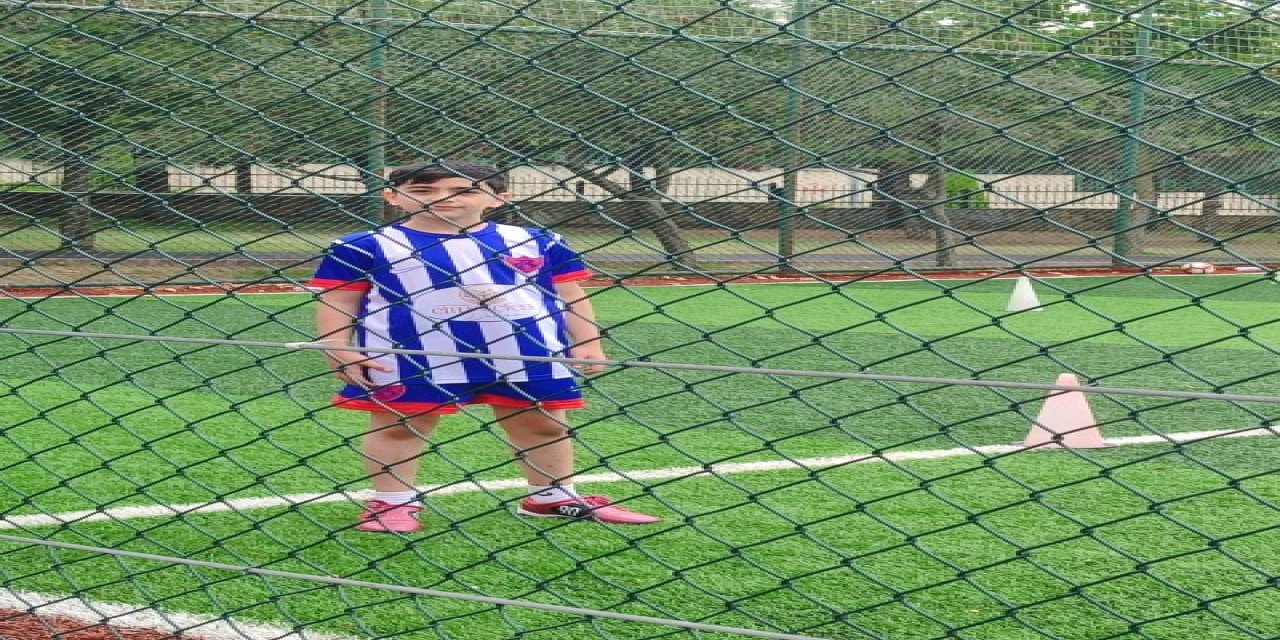 12 yaşındaki Abbas’ın futbolculuk hayali yarım kaldı