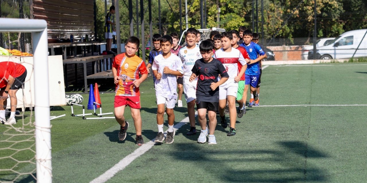 Belediye futbol kursu başlattı! Geleceğin yıldızları burada yetişecek