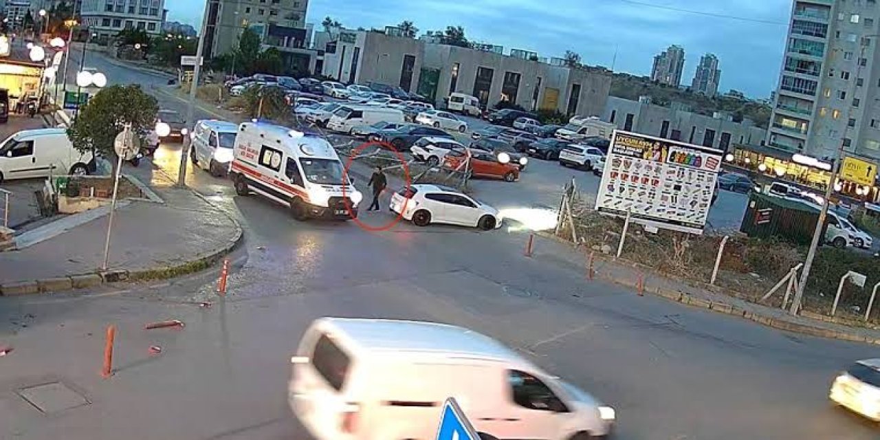 Ambulansa yol vermedi, aracından inerek ambulans şoförüne diklendi : 466 bin lira ceza