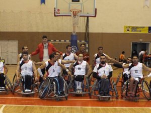 AYESK, İzmir RSK'yi 90-24 Mağlup Etti