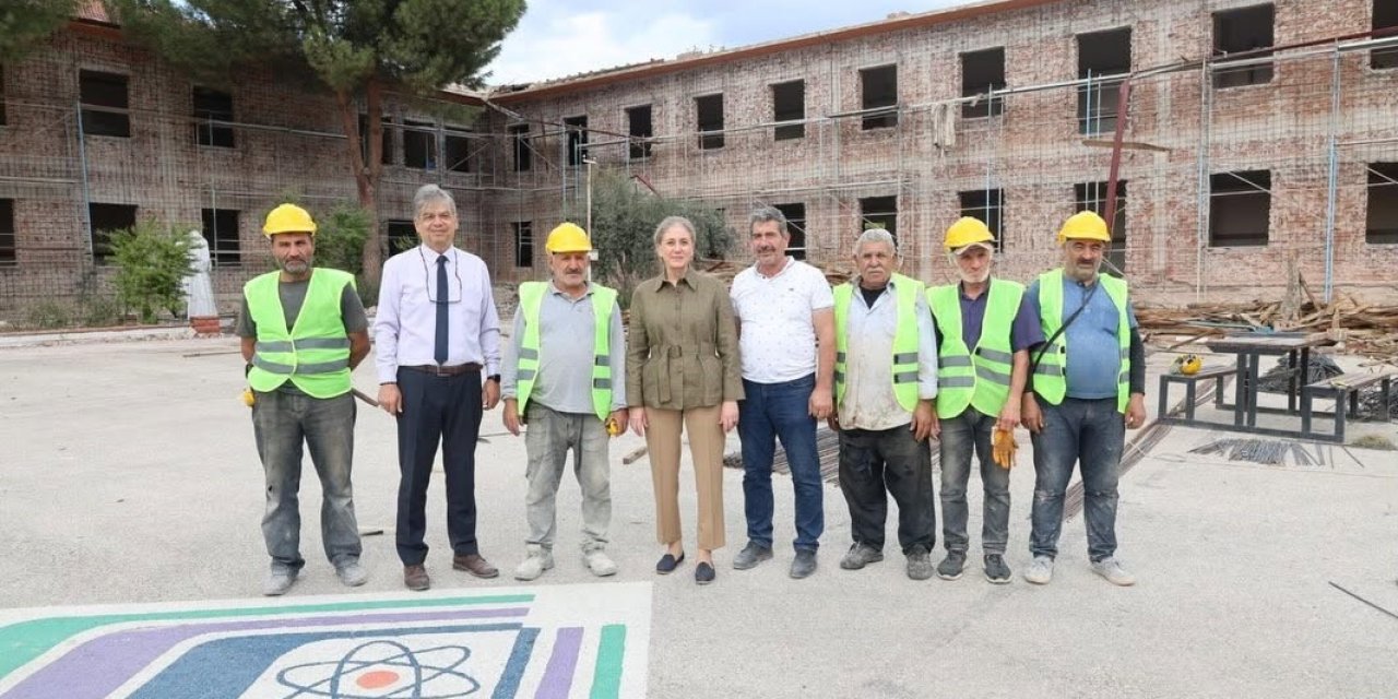 Nazilli'de iki okulda deprem güçlendirmesi sürüyor