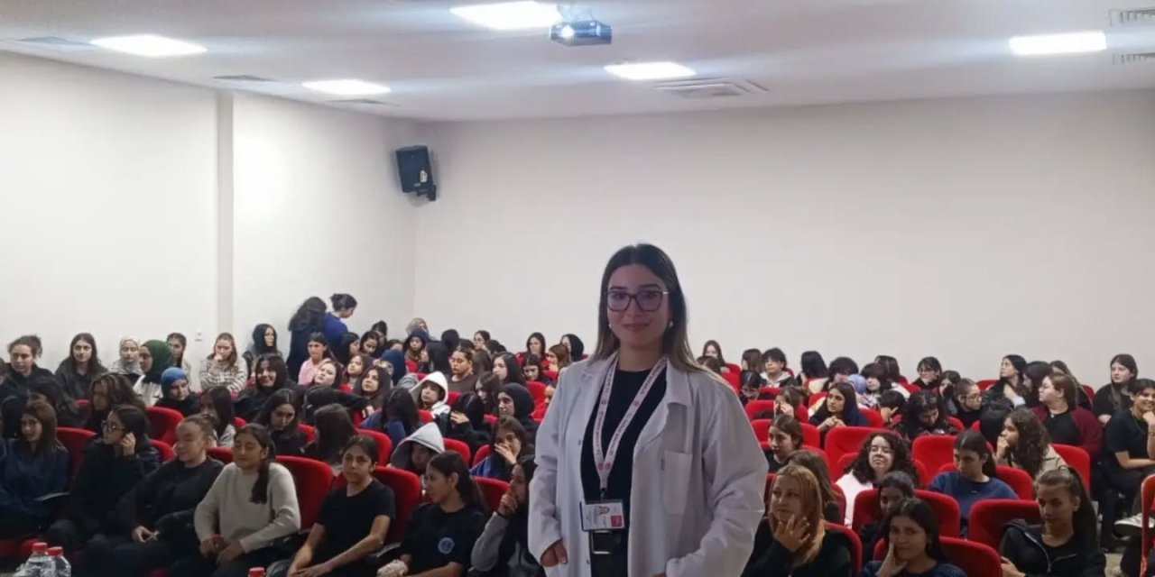Nazilli'de öğrenci ve öğretmenlere meme kanseri eğitimi verildi