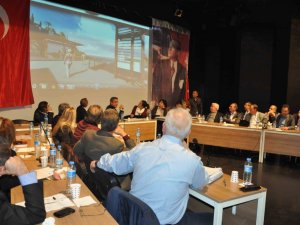Kuşadası’nda Yılın Son Meclis Toplantısı Yapıldı