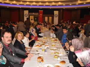 Kaymakamı Okur, Engellilerle Yemekte Buluştu