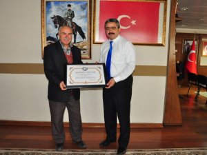 Alıcık, Pazar Duası'nı Okuyan İsmail Düzyol’a Teşekkür Belgesi Verdi