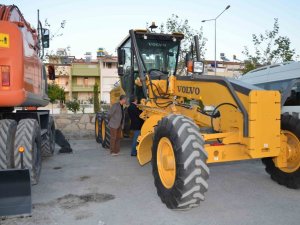 Kuşadası’na yeni iş makineleri alındı