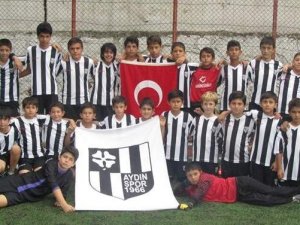 Aydın'da minik sporculara Aydınspor sevgisi aşılanıyor