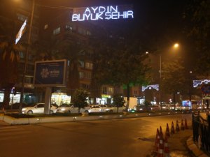 Aydın’da yeni yıla hazır.. Caddeler ışıl ışıl oldu