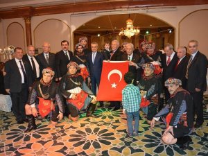 Aydınlılar Dayanışma Gecesi'nde buluştu