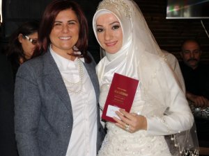 Aydın Büyükşehir Belediyesi 22 çifti evlendirdi