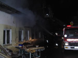 Nazilli yangın: 2 ev kullanılamaz hale geldi!
