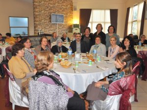 Başkan Haluk Alıcık, annelerin yeni yılını kutladı
