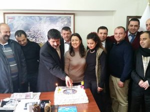 Başkan Mutlu Öztürk'e sürpriz doğum günü partisi
