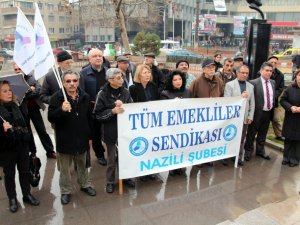 Nazilli'de emekliler 'muayene parası' için imza topladı