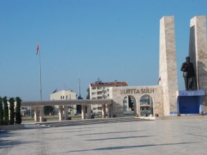 Didim Kent Meydan ışıklandırıldı
