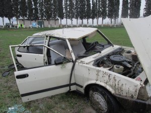 Aydın'da otomobil tarlaya uçtu: 5 kişi yaralandı