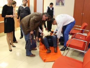 Silahlı soyguncu parayı alarak kayıplara karıştı!