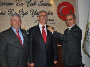 Aydın TEMA, Başkan Gürşat Kale’ye rozet taktı