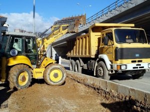 ASKİ, Kuşadası’nda menfez çalışmasını başlattı