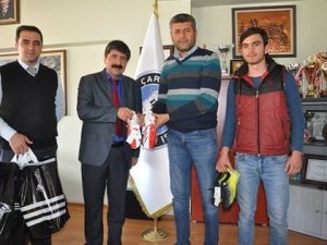 Başkan Öztürk, spor ve sporcuya destek vermeye devam ediyor