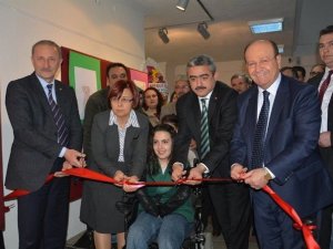 Ayaklarıyla resim yapan Rabia’nın isteği gerçek oldu